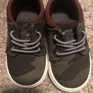 Carters  Toddler Boy size 4 Camo Canvas Shoe